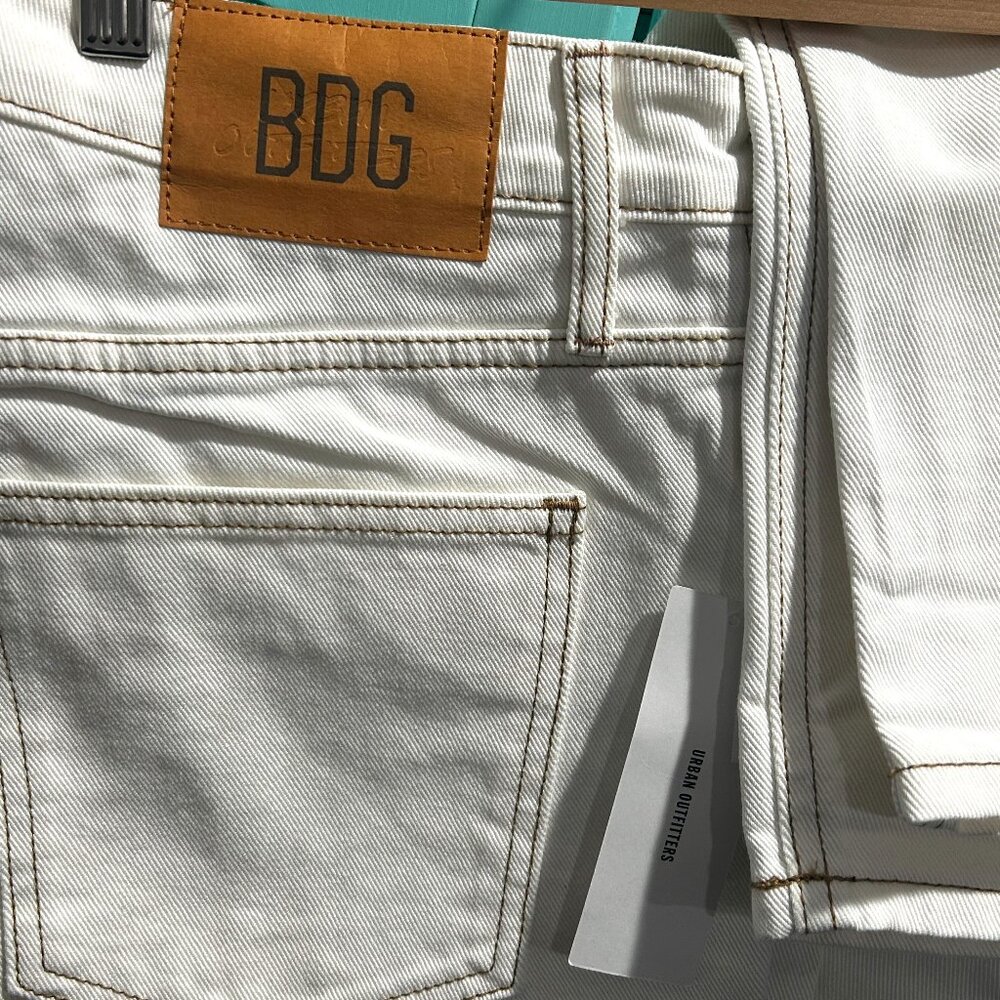 NWT BDG Urban Outfitters Womens White High Rise Mom Jeans Sz 32